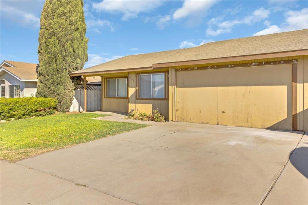 405 Primavera Court, Greenfield