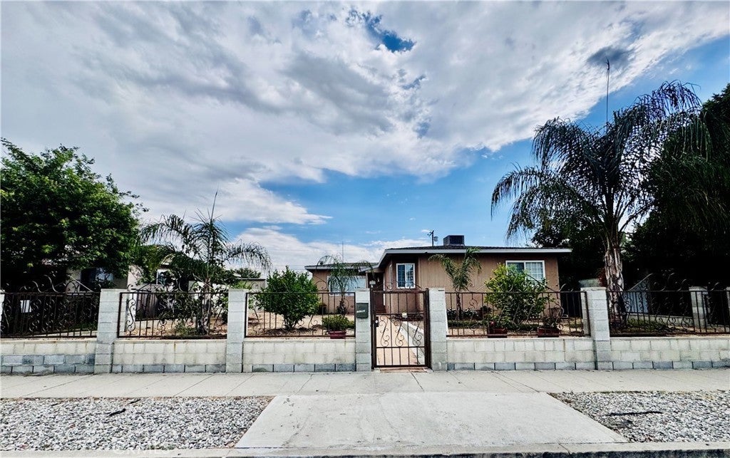 Photo of Listing #SR25194316