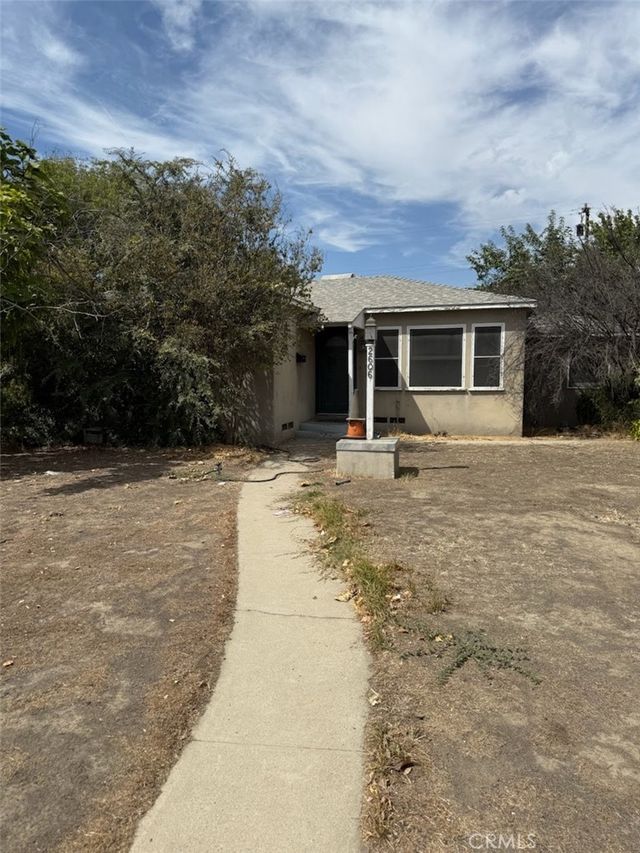 2606 Truxtun Avenue, Bakersfield