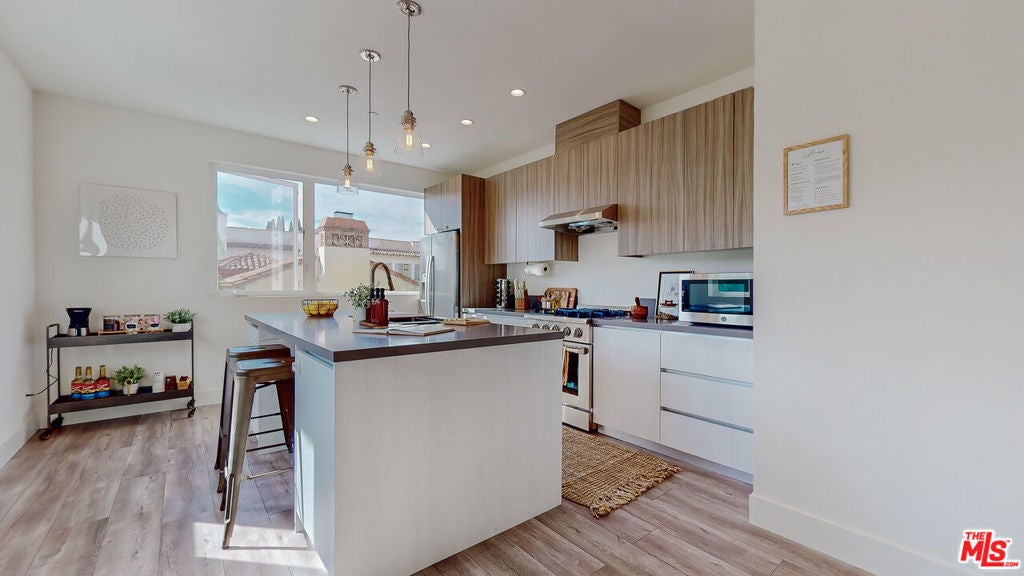 Photo of Listing #25585127