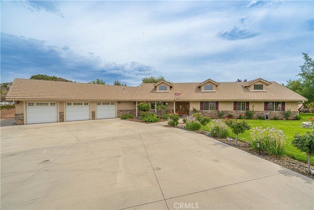 33926 Mcennery Canyon Road, Acton