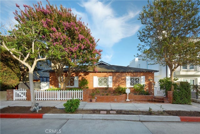 216 Poppy Avenue, Corona Del Mar