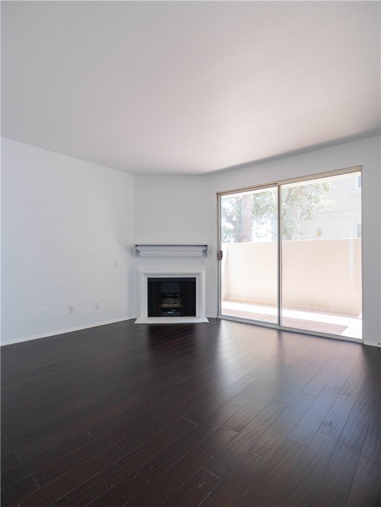 Photo of Listing #IV25196484