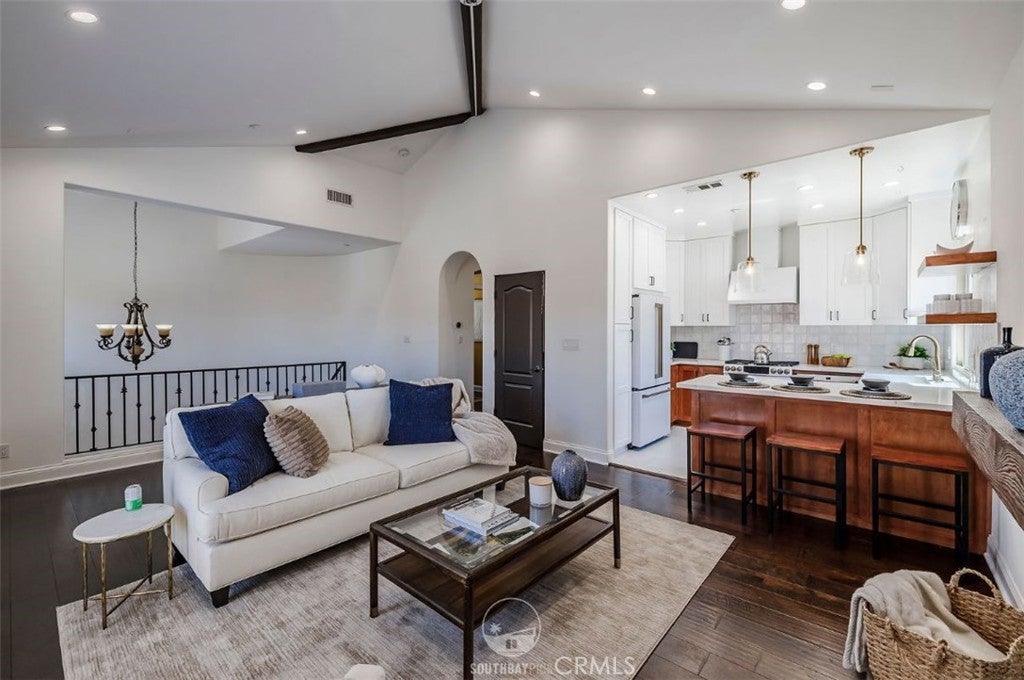 Photo of Listing #SB25190137