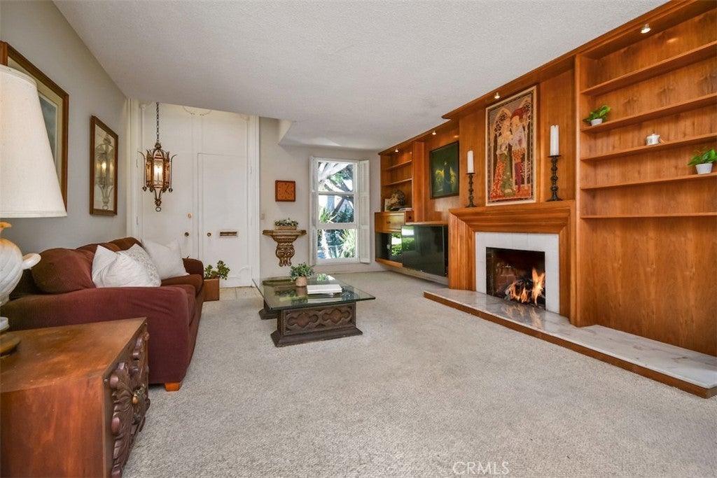 Photo of Listing #SR25190339