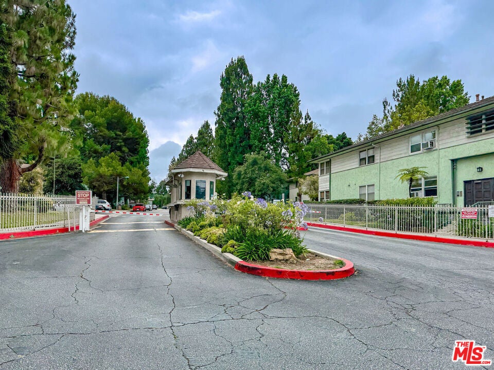 Photo of Listing #25576737