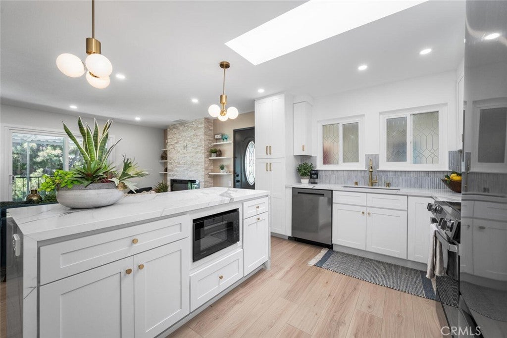 Photo of Listing #PW25196985