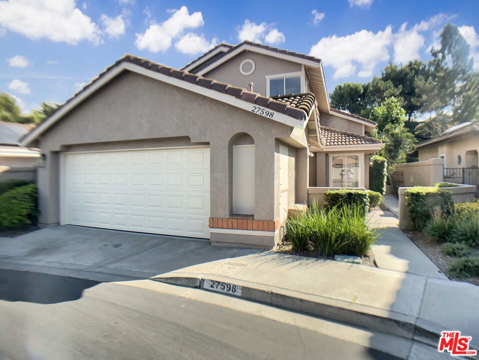 Photo of Listing #25586435