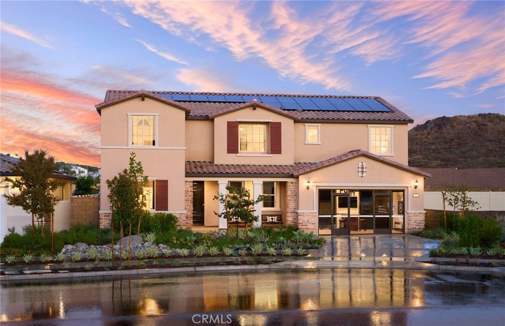 Photo of Listing #IV25197365