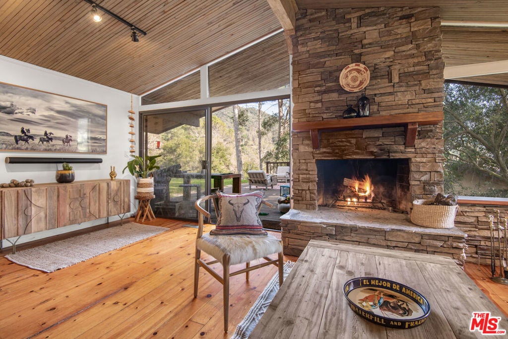 Photo of Listing #25586157