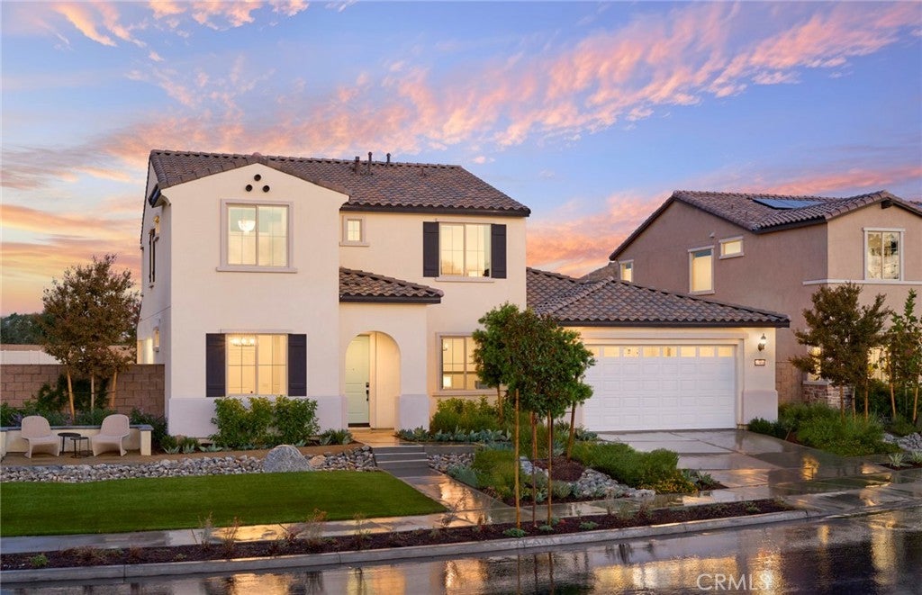 Photo of Listing #IV25197395