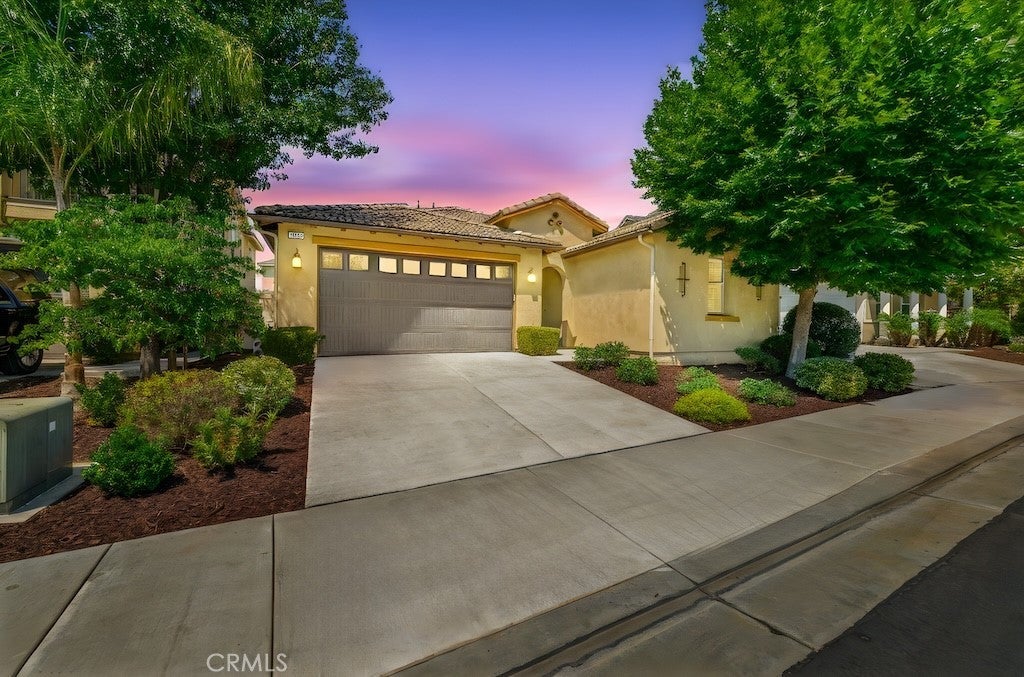 Photo of Listing #IV25197906