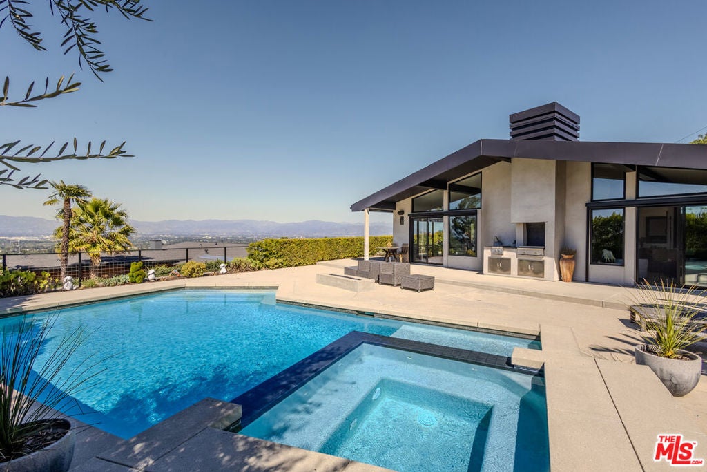 Photo of Listing #25586879