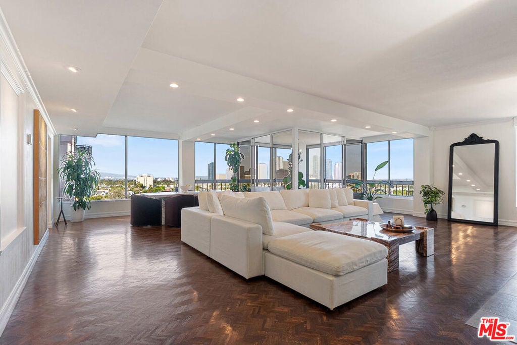 Photo of Listing #25586265