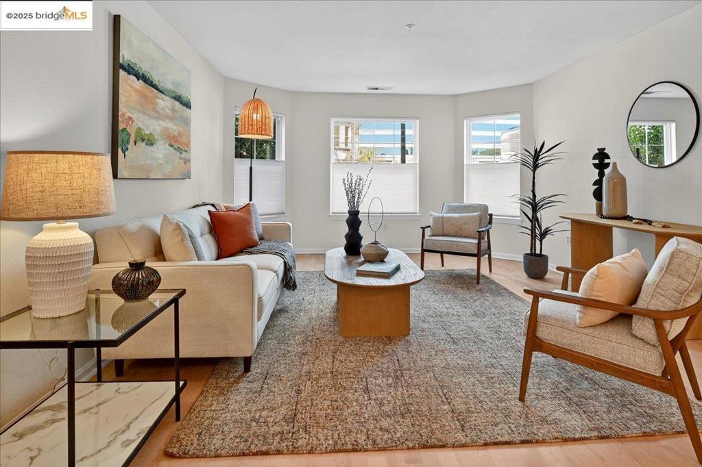 Photo of Listing #41110229