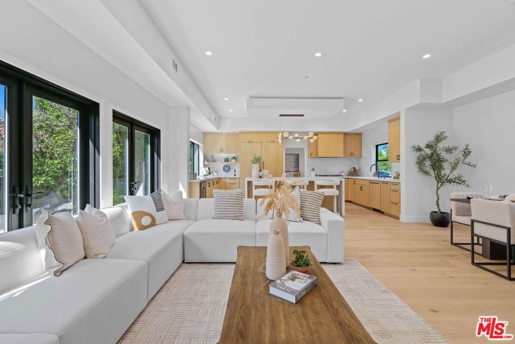 Photo of Listing #25585855