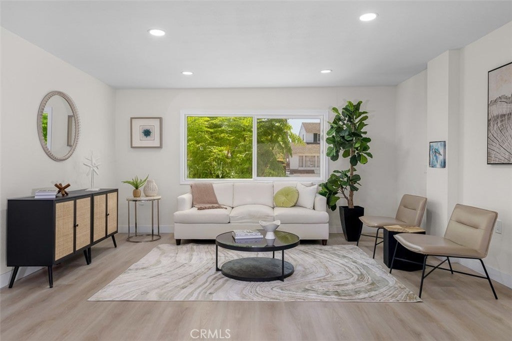 Photo of Listing #OC25196594