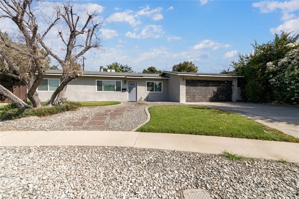 Photo of Listing #DW25198679