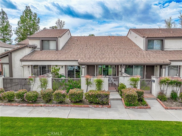 25713 Vista Fairways Drive, Valencia