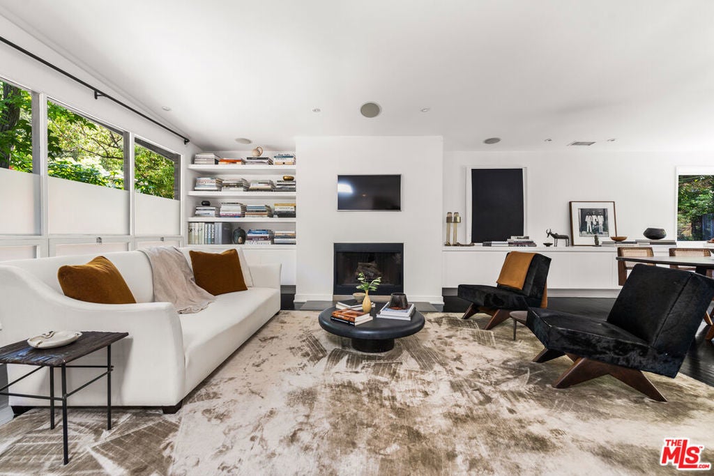 Photo of Listing #25586223