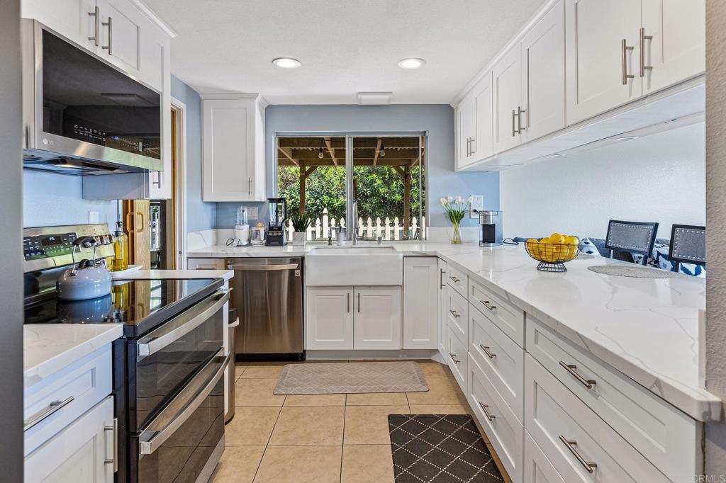 Photo of Listing #PTP2506756