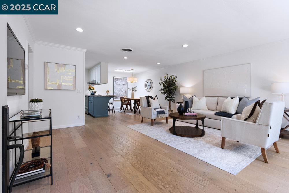 Photo of Listing #41110356