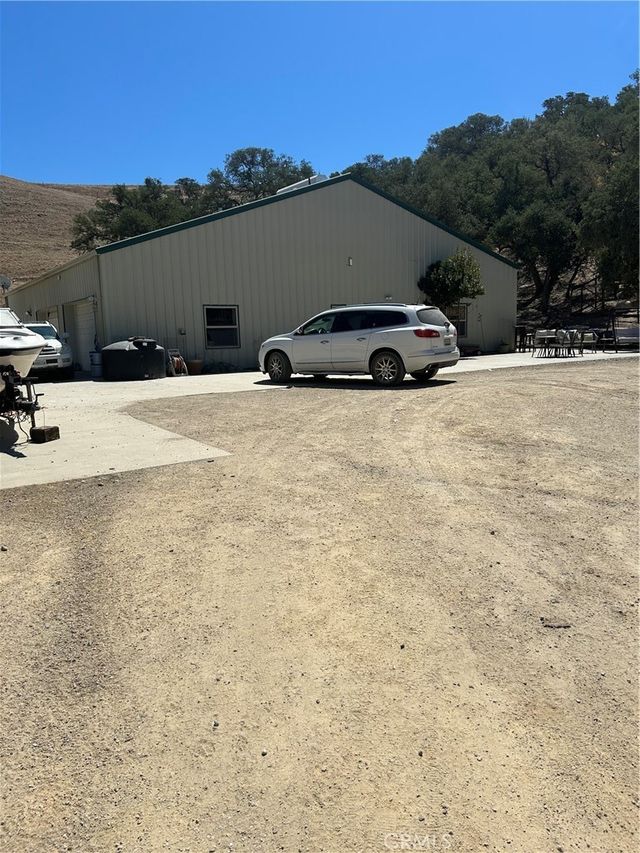 77517 Lowes Canyon Road, San Miguel
