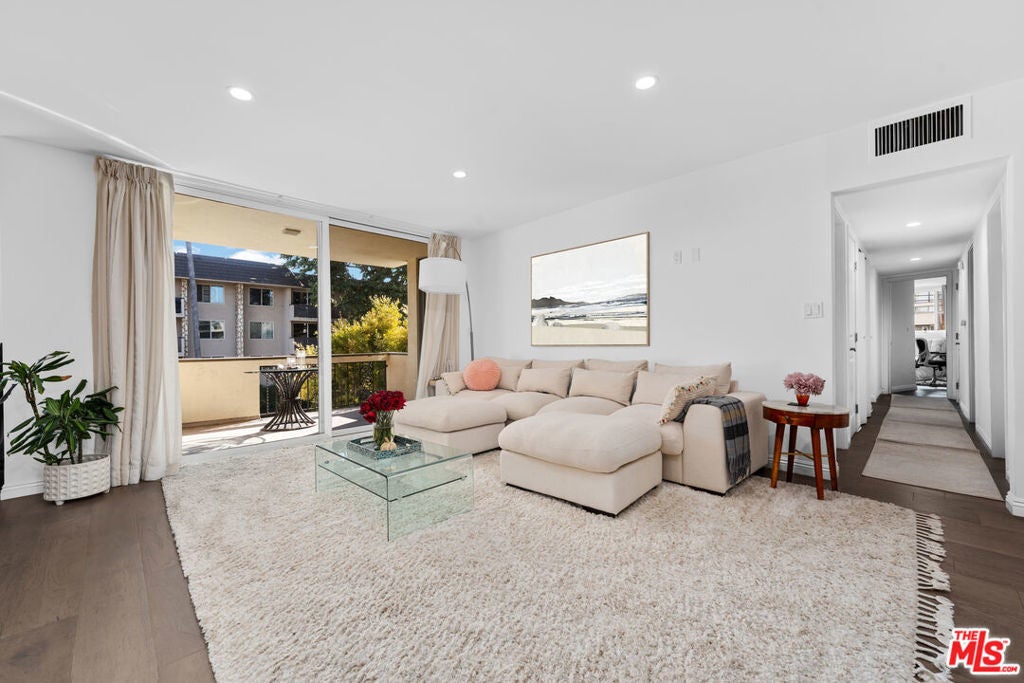 Photo of Listing #25566939