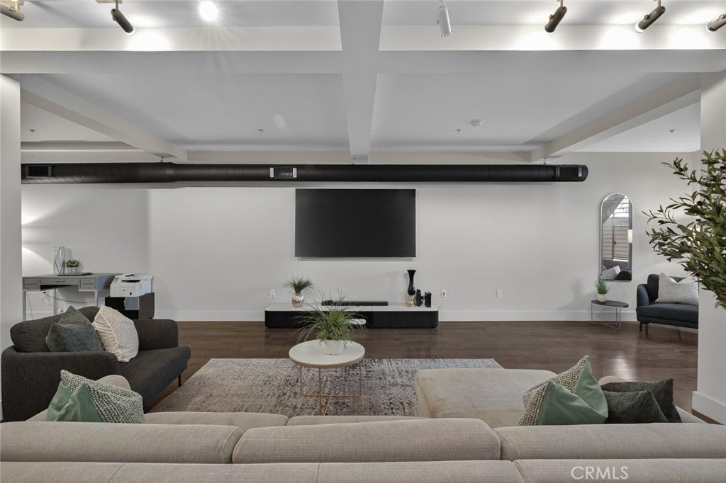 Photo of Listing #PW25197451