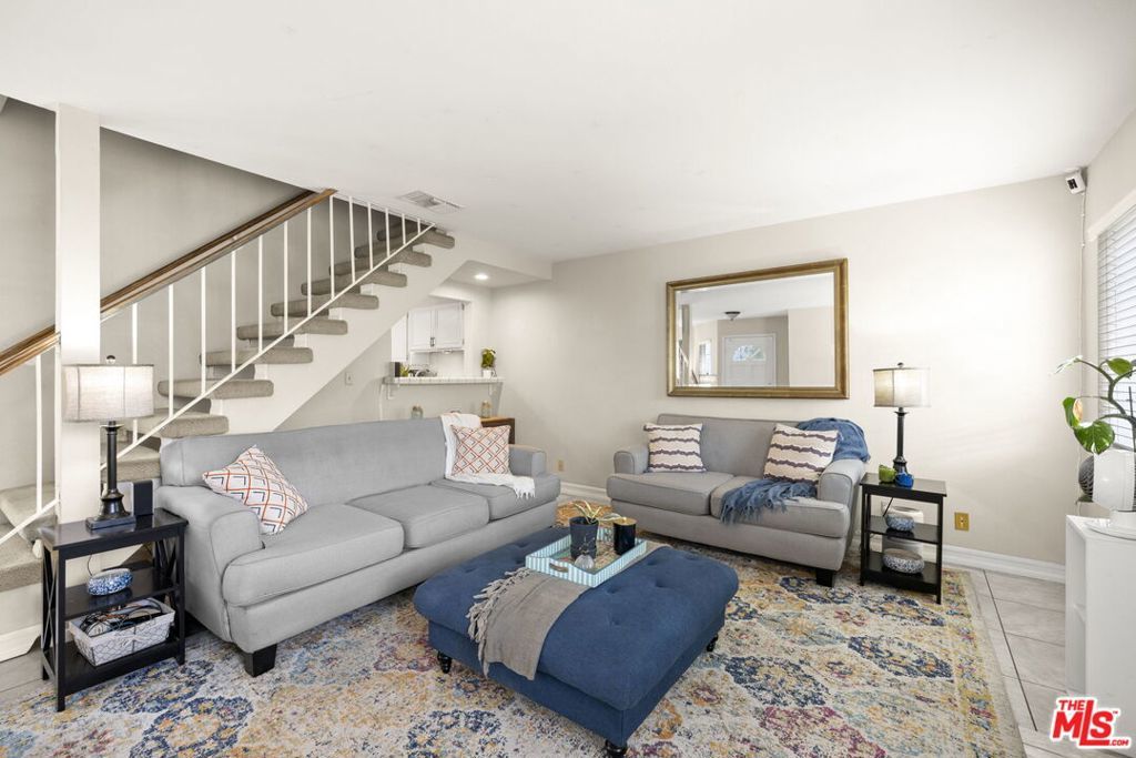 Photo of Listing #25587779