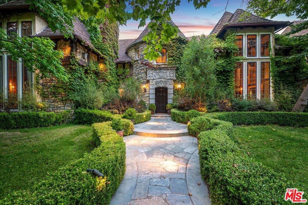 Photo of Listing #25586503