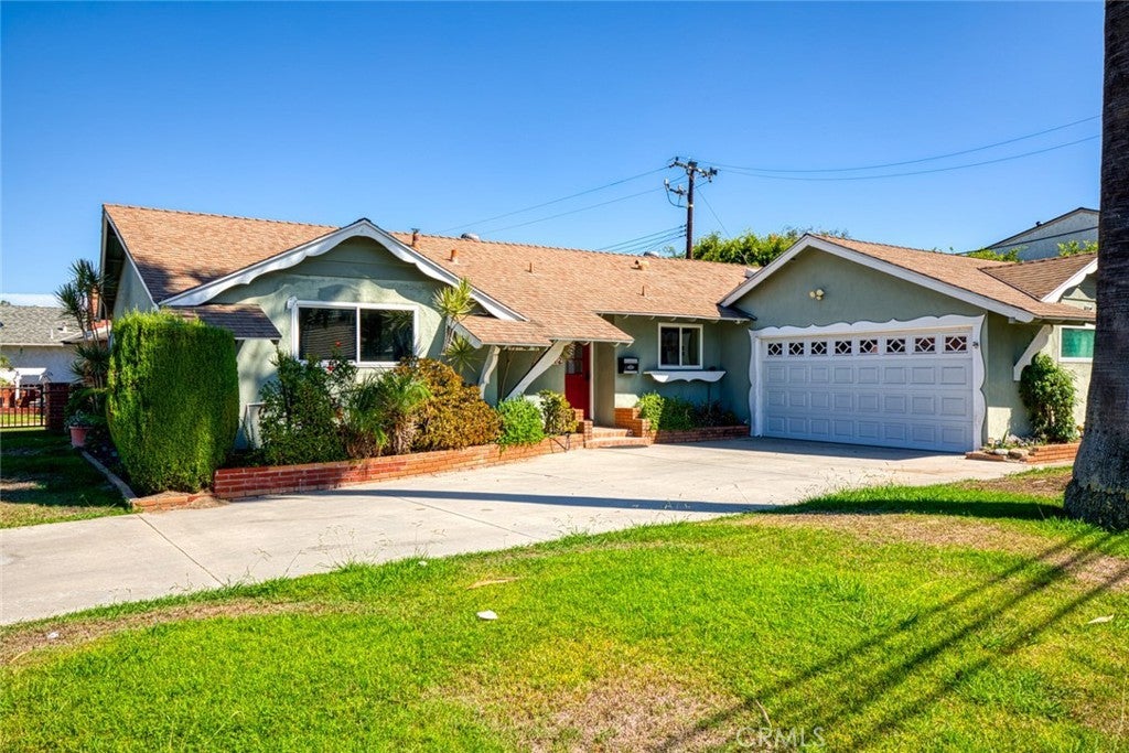 Photo of Listing #OC25200068