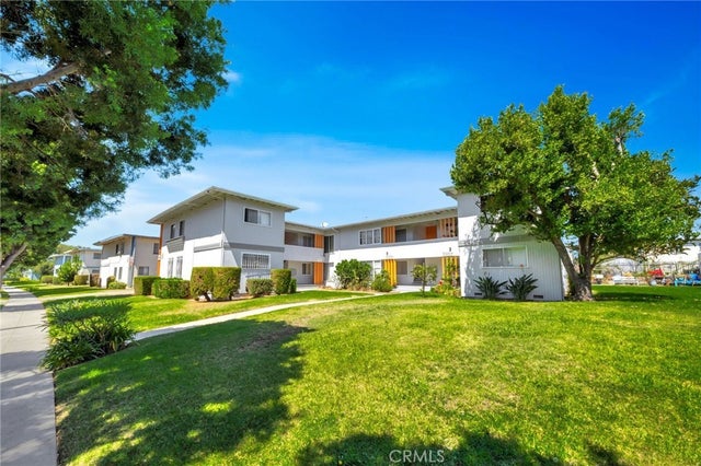 5729 Clemson Street, Los Angeles