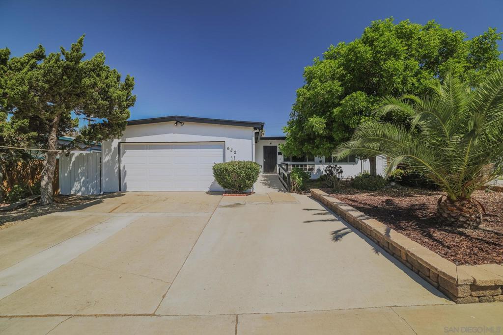 682 Valley Village Dr, El Cajon
