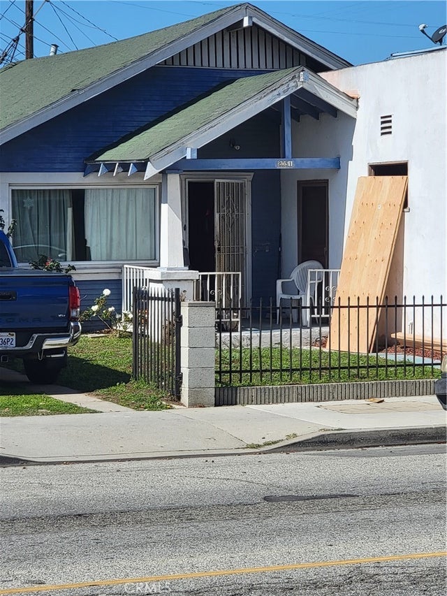 2051 Orange Avenue, Long Beach