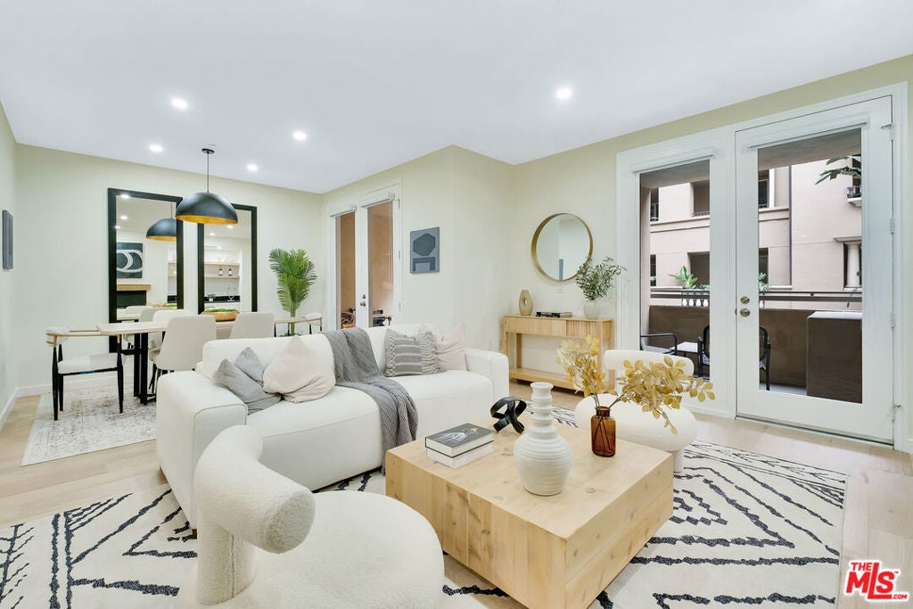 Photo of Listing #25587063