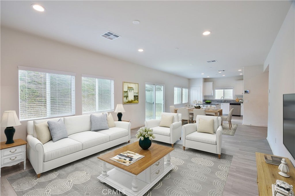 Photo of Listing #SW25200872