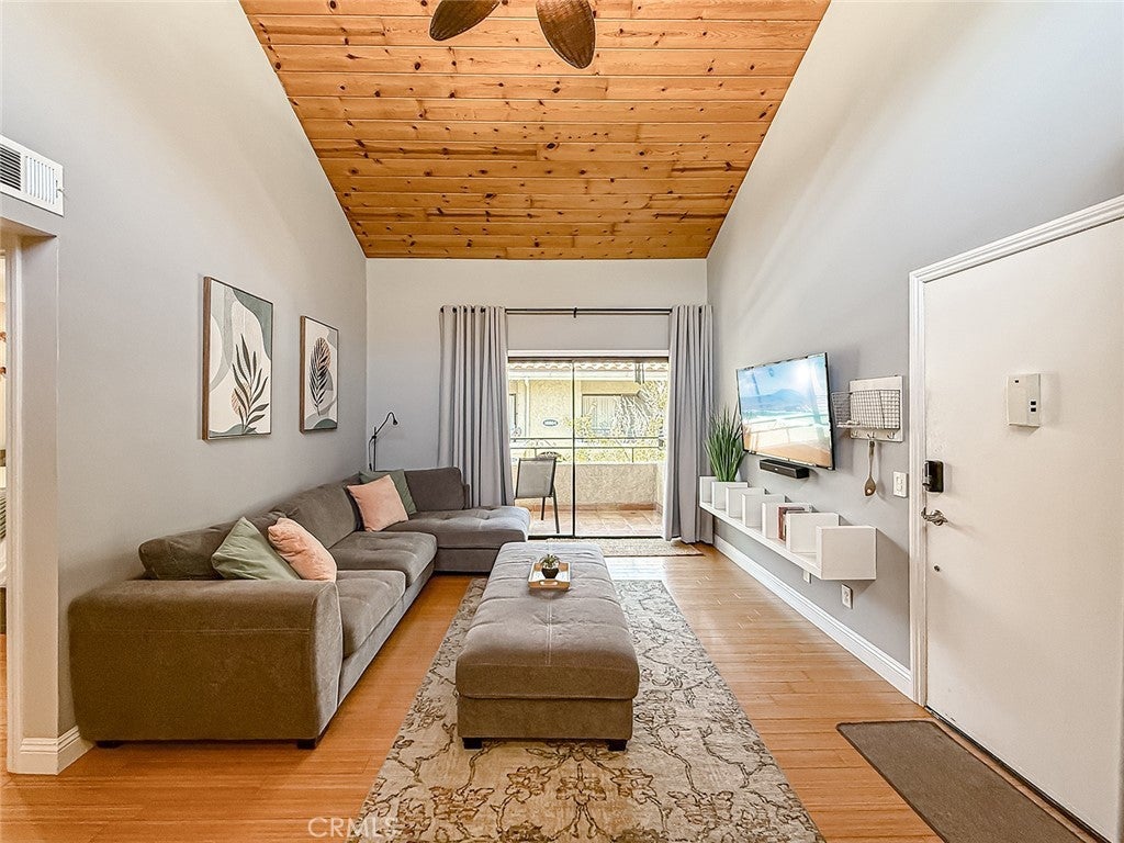 Photo of Listing #SR25201205