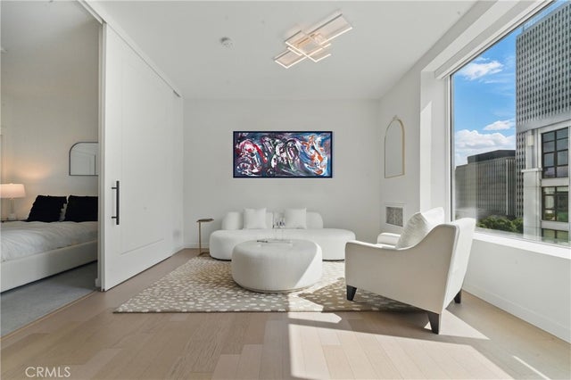 1050 S Grand Avenue # 705, Los Angeles