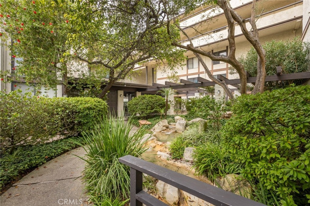 5987 Peacock Ridge 101