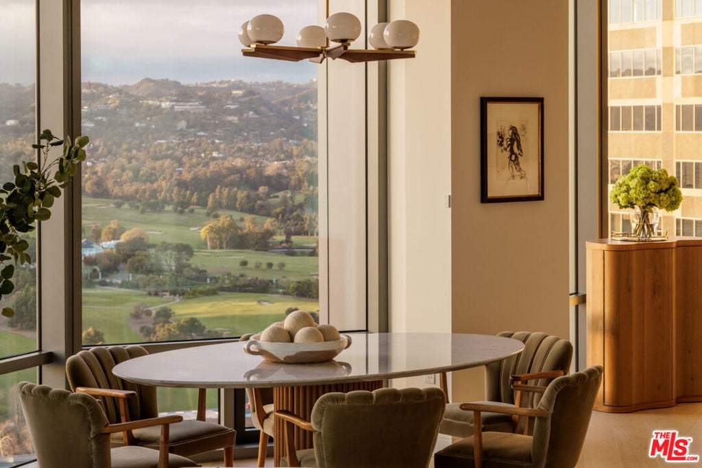 Photo of Listing #25587843