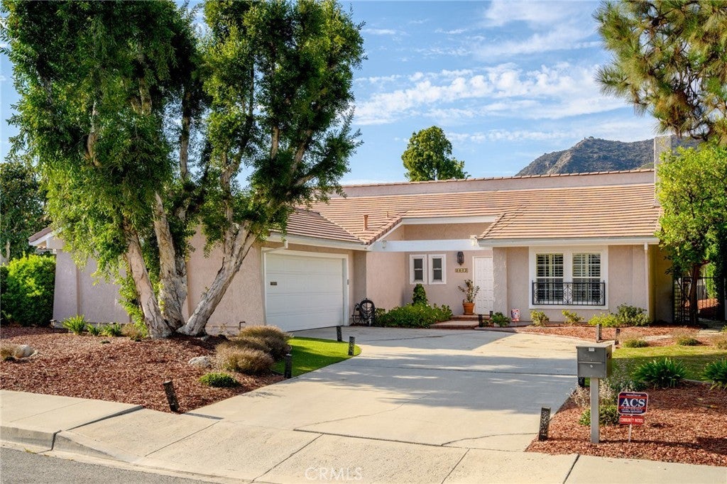 Photo of Listing #SR25192875