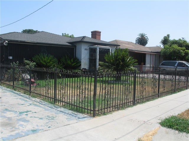 812 N Poinsettia Avenue, Compton
