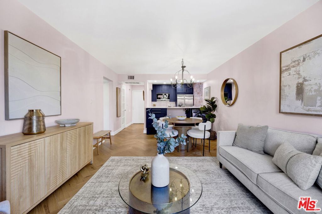 Photo of Listing #25589335