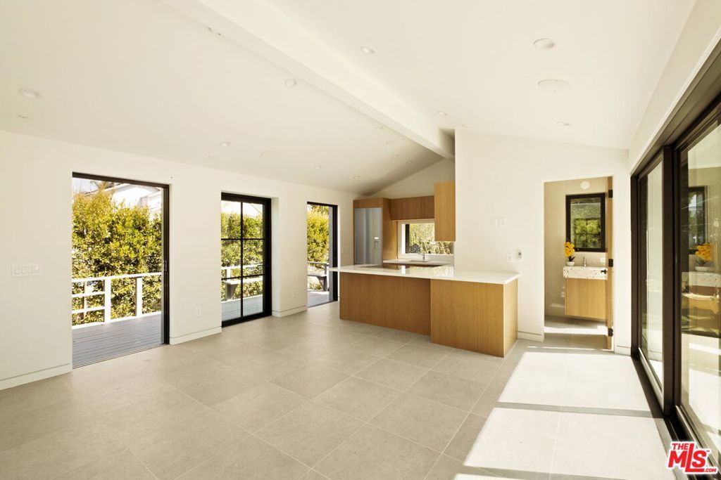 Photo of Listing #25589523