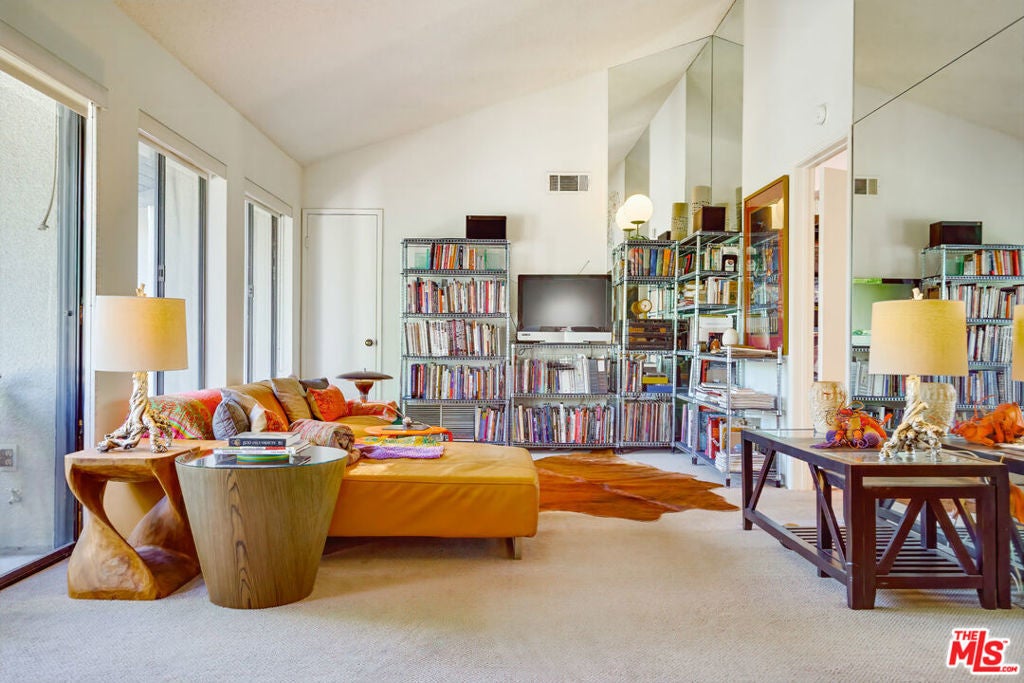 Photo of Listing #25589917