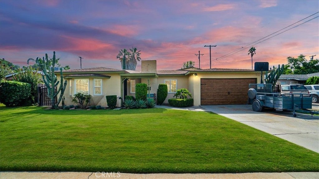 Photo of Listing #IV25208955