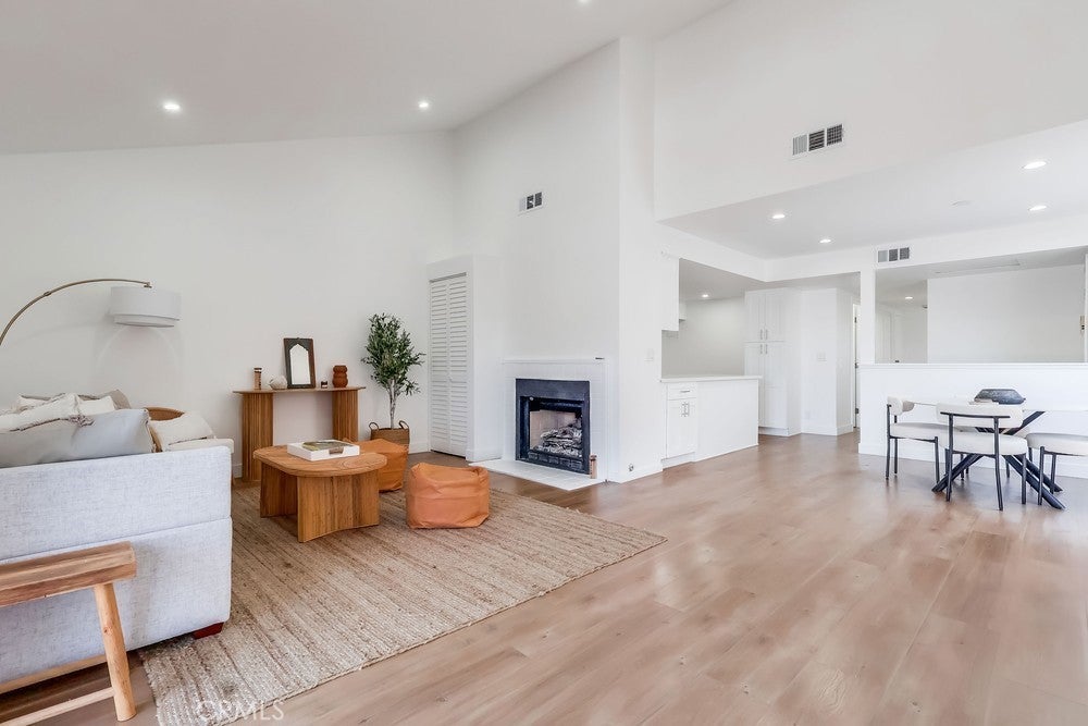 Photo of Listing #OC25214031