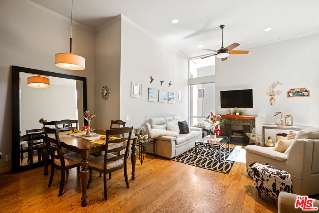 Photo of Listing #25590245