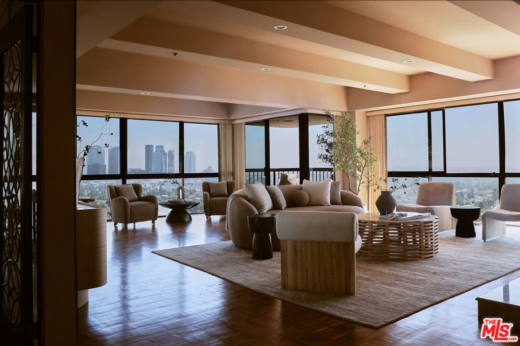 Photo of Listing #25589895